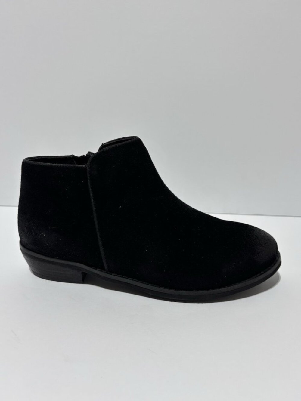 Softwalk Women’s Rocklin Black Ankle Booties, Size 6.5 Wide